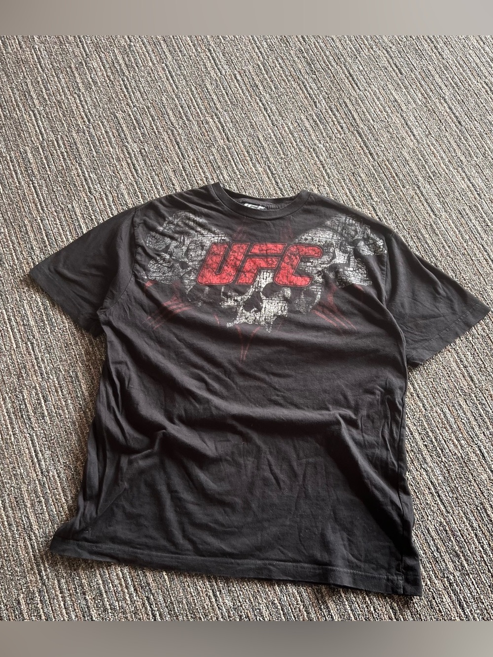 Vintage Y2K UFC Ultimate Fighting Championship graphic tee black gothic skulls
